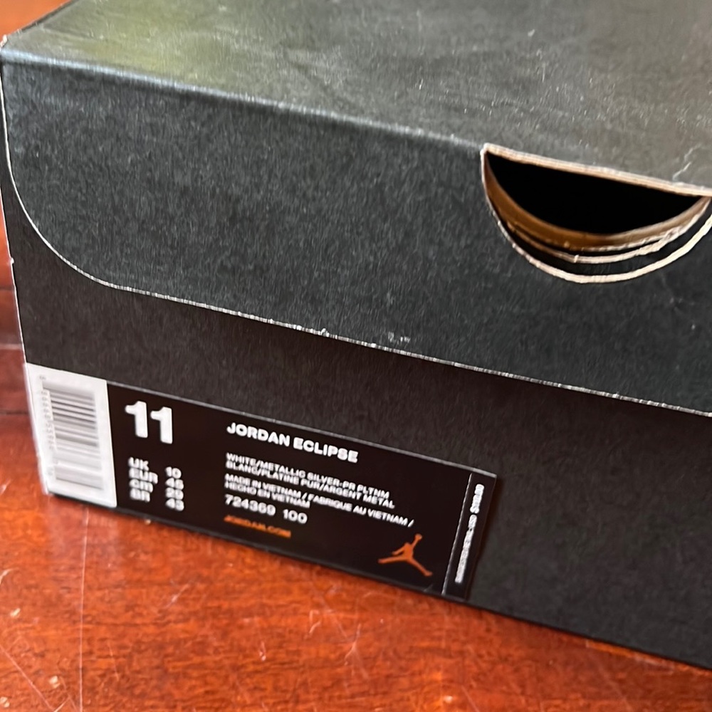 Jordan Eclipse tennis shoes